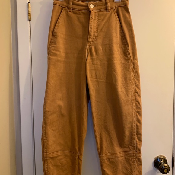 Everlane Barrel Utility Jeans in Camel - Picture 1 of 5